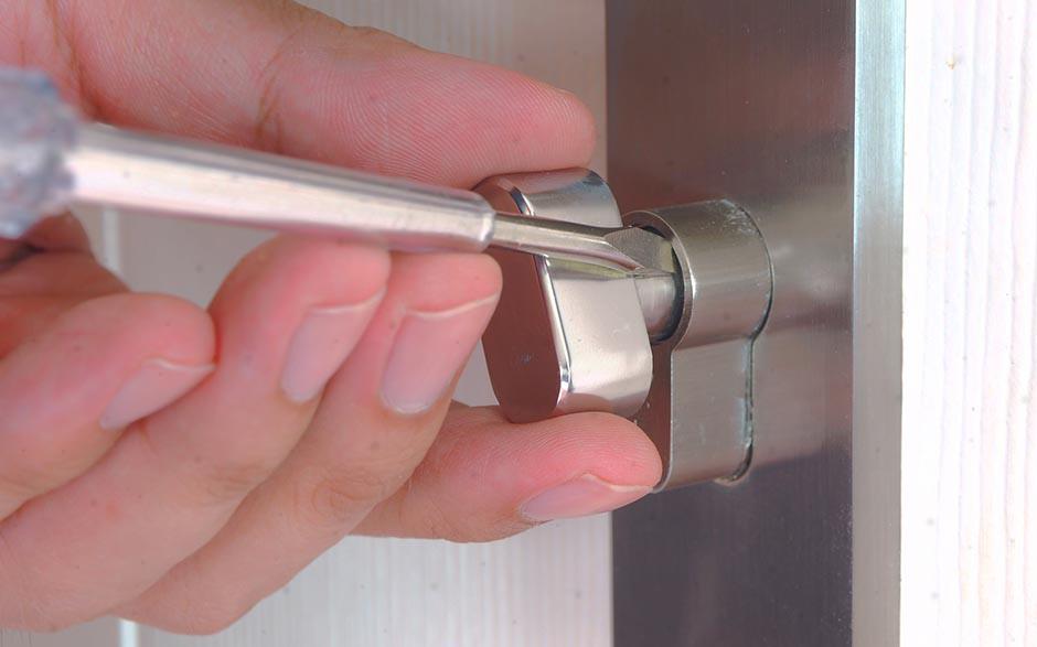 ouvrir une porte avec clé à l intérieur Yerres